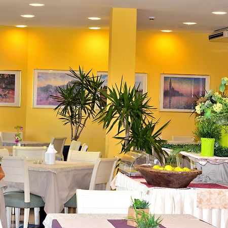Moniga del Garda Ahg Riva Del Sole Hotel - Adults Only מראה חיצוני תמונה