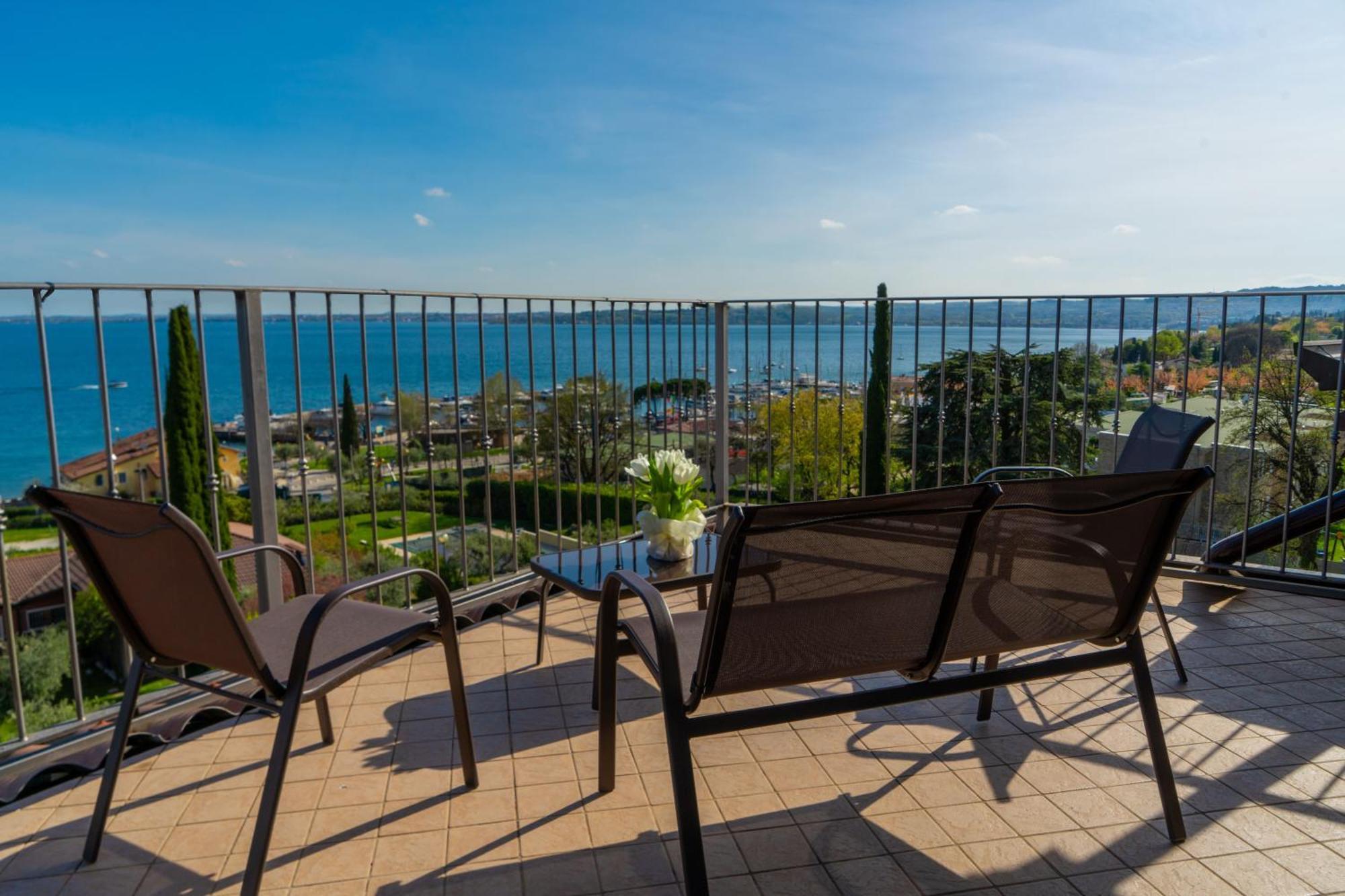 Moniga del Garda Ahg Riva Del Sole Hotel - Adults Only מראה חיצוני תמונה
