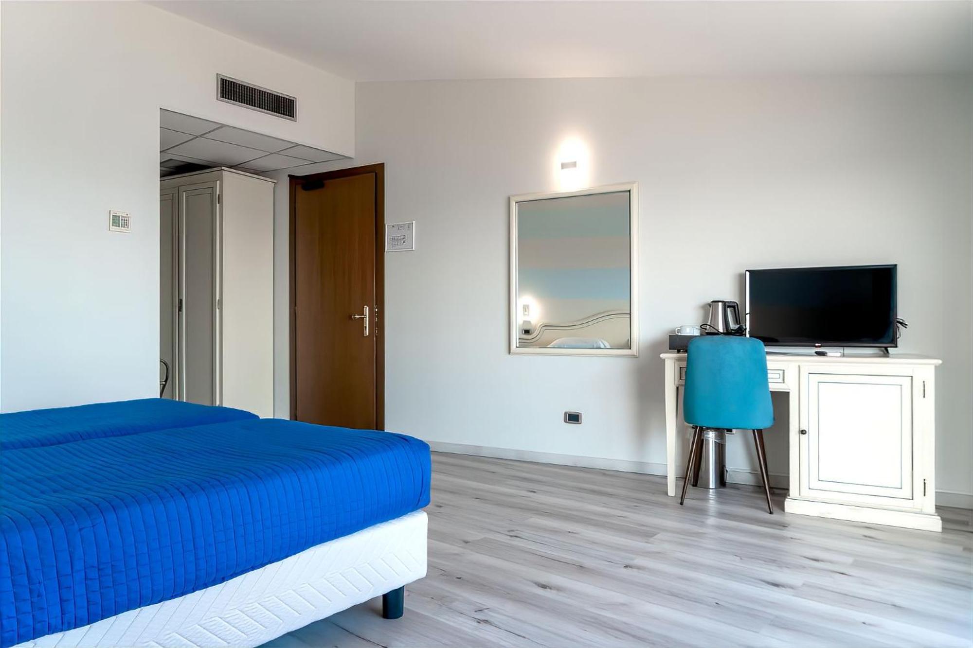 Moniga del Garda Ahg Riva Del Sole Hotel - Adults Only מראה חיצוני תמונה