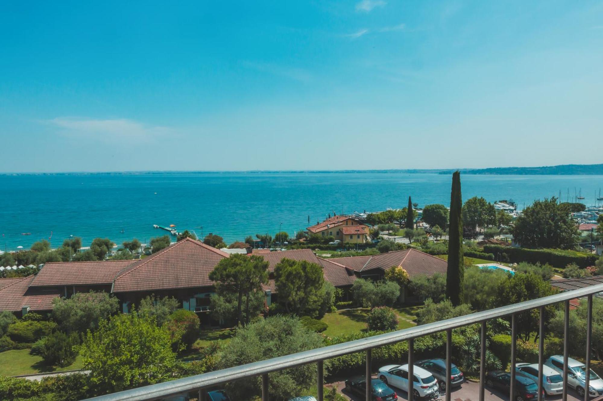 Moniga del Garda Ahg Riva Del Sole Hotel - Adults Only מראה חיצוני תמונה