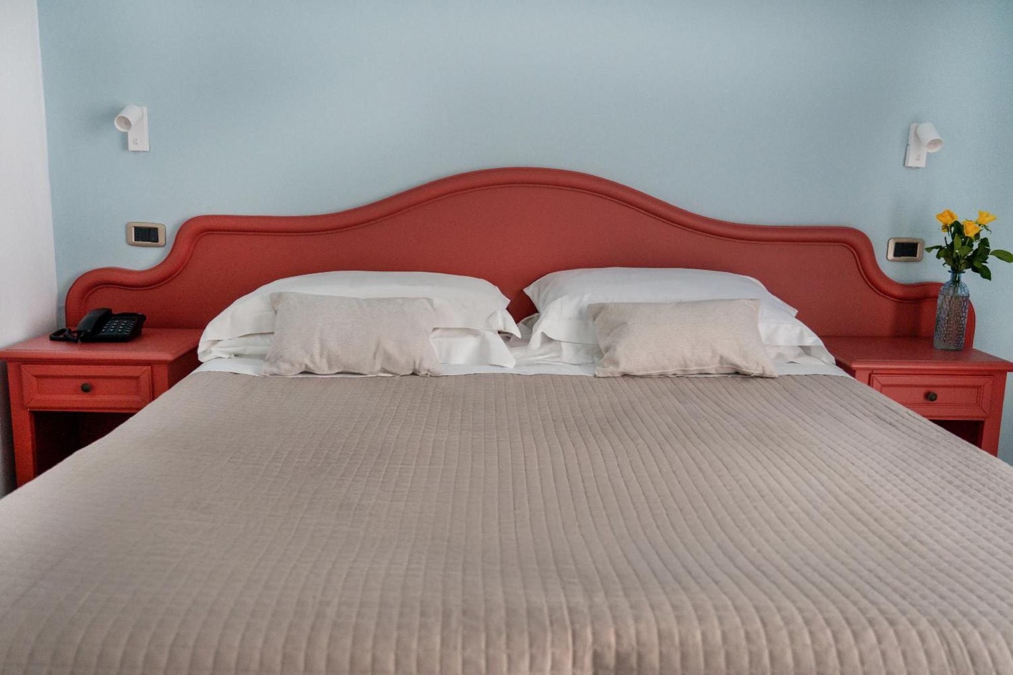 Moniga del Garda Ahg Riva Del Sole Hotel - Adults Only מראה חיצוני תמונה