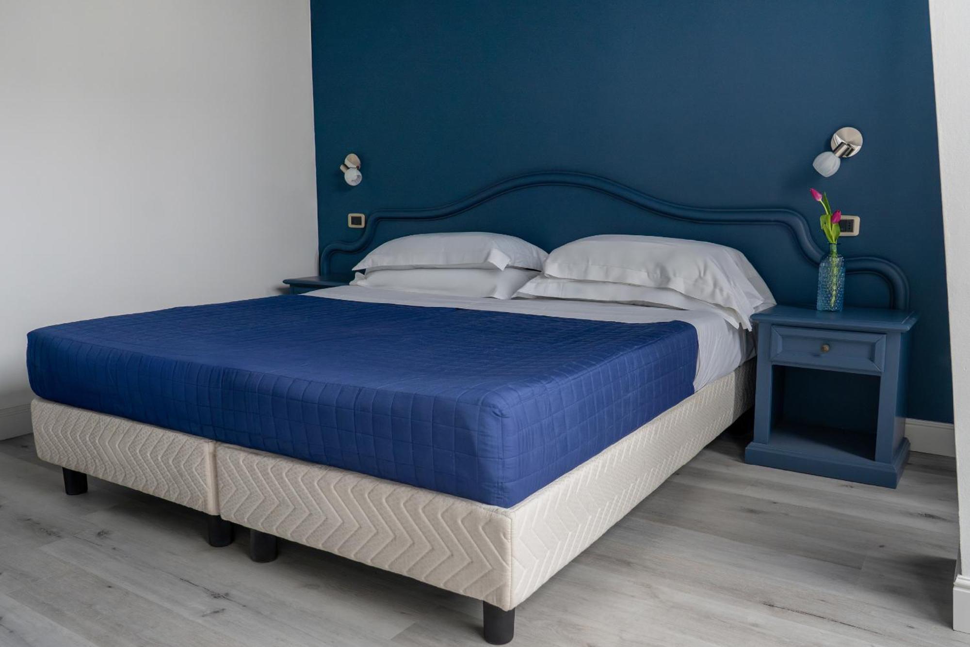 Moniga del Garda Ahg Riva Del Sole Hotel - Adults Only מראה חיצוני תמונה