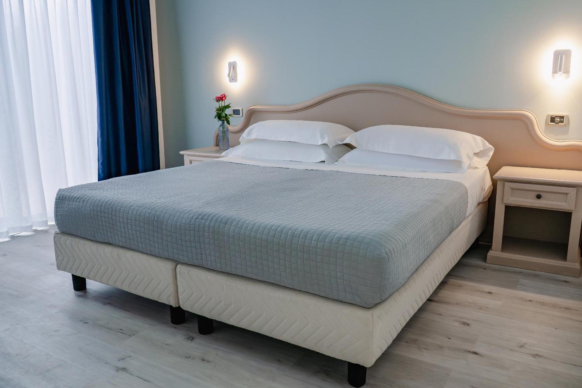 Moniga del Garda Ahg Riva Del Sole Hotel - Adults Only מראה חיצוני תמונה