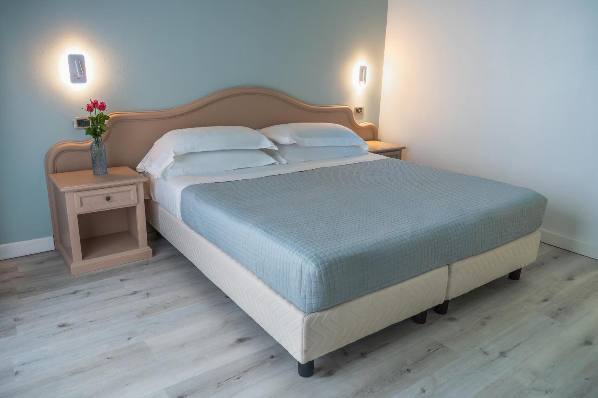 Moniga del Garda Ahg Riva Del Sole Hotel - Adults Only מראה חיצוני תמונה