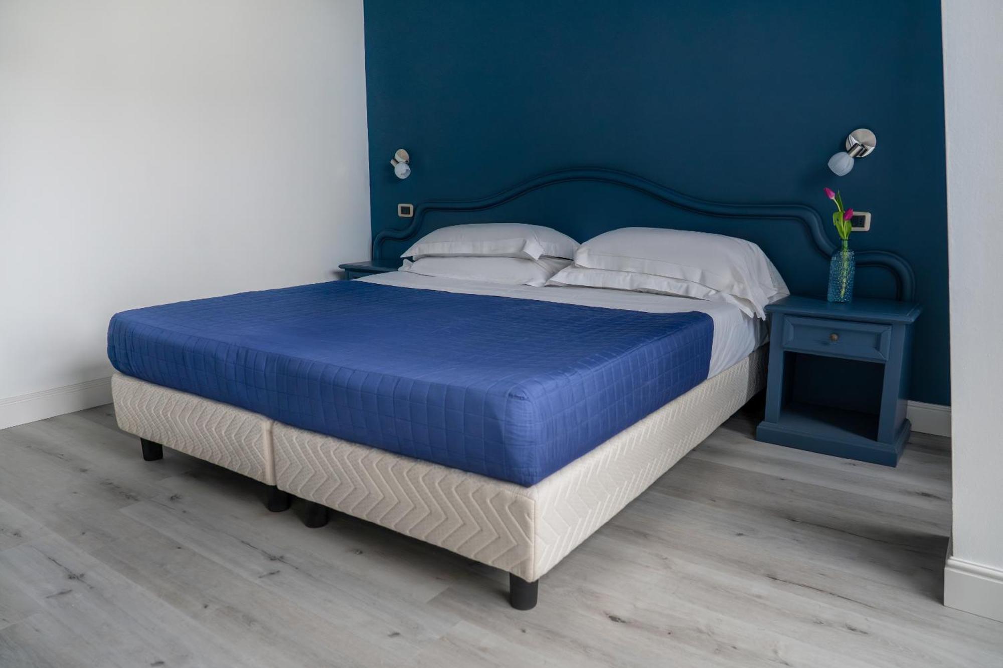 Moniga del Garda Ahg Riva Del Sole Hotel - Adults Only מראה חיצוני תמונה