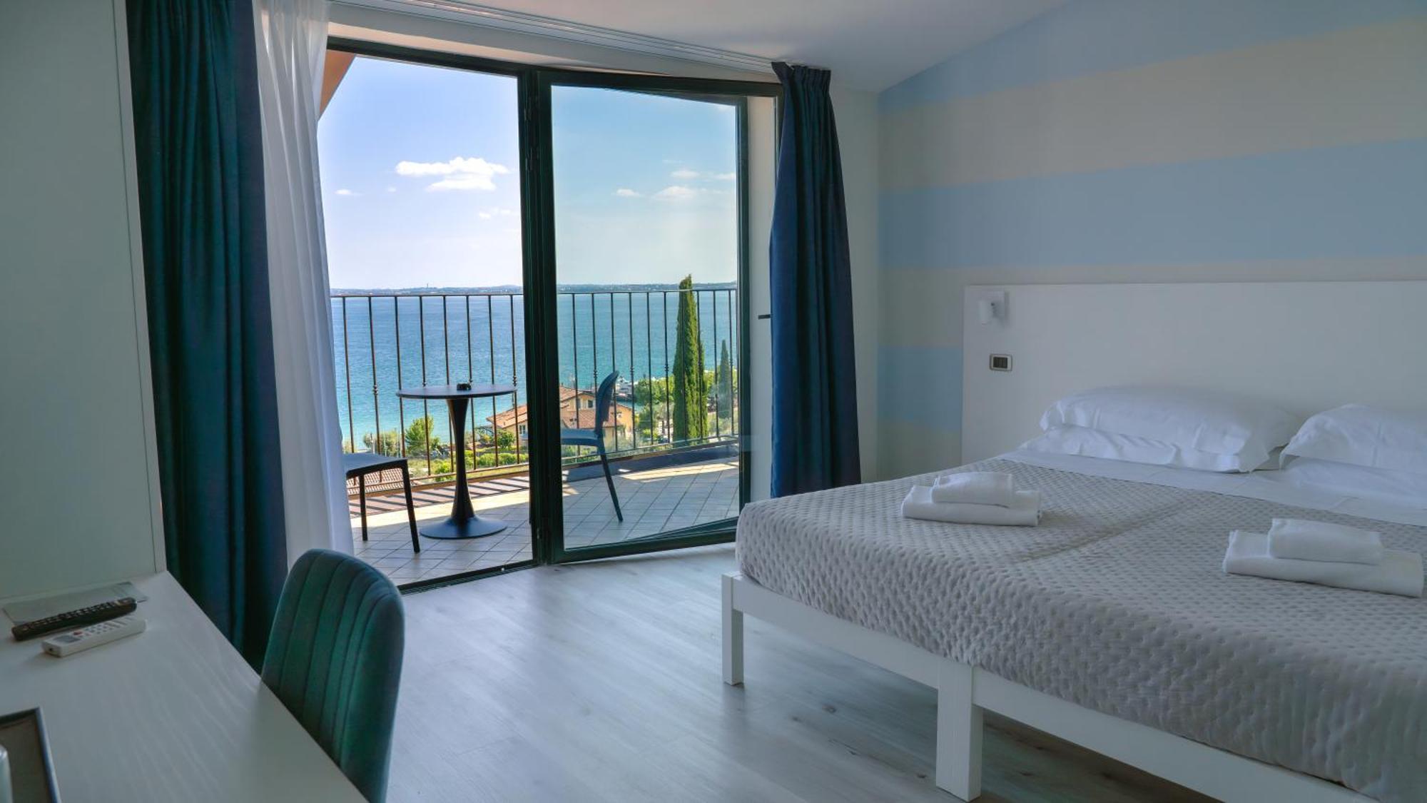 Moniga del Garda Ahg Riva Del Sole Hotel - Adults Only מראה חיצוני תמונה